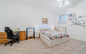 Work And Play Apartment